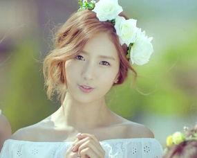 女明星拿花图片,女明星绽放的优雅瞬间